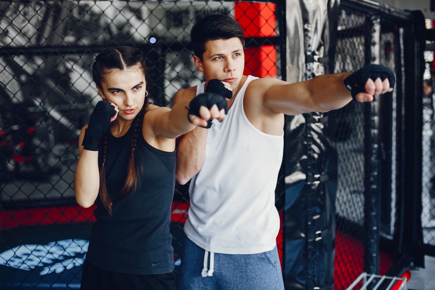 Dlaczego warto trenować MMA